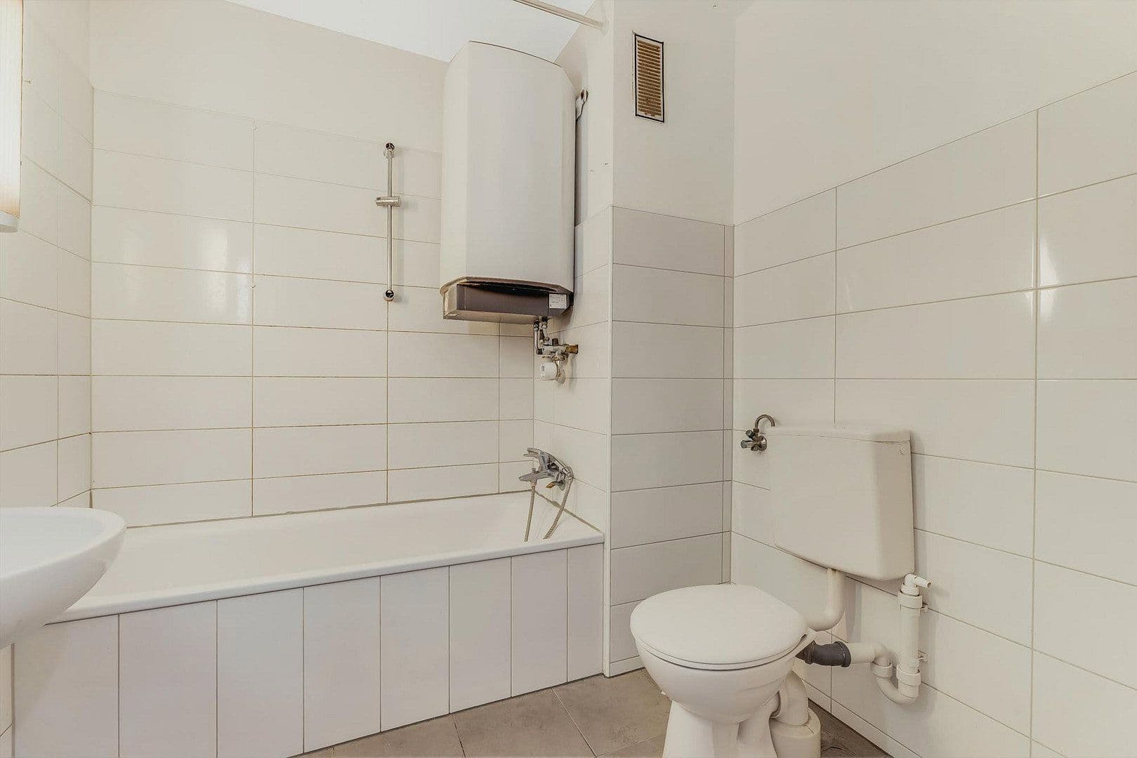 Studio flat for sale, 37 m², Stuttgart-Hofen, Baden-Württemberg Studio flat for sale, 37 m², Stuttgart-Hofen, Baden-Württemberg