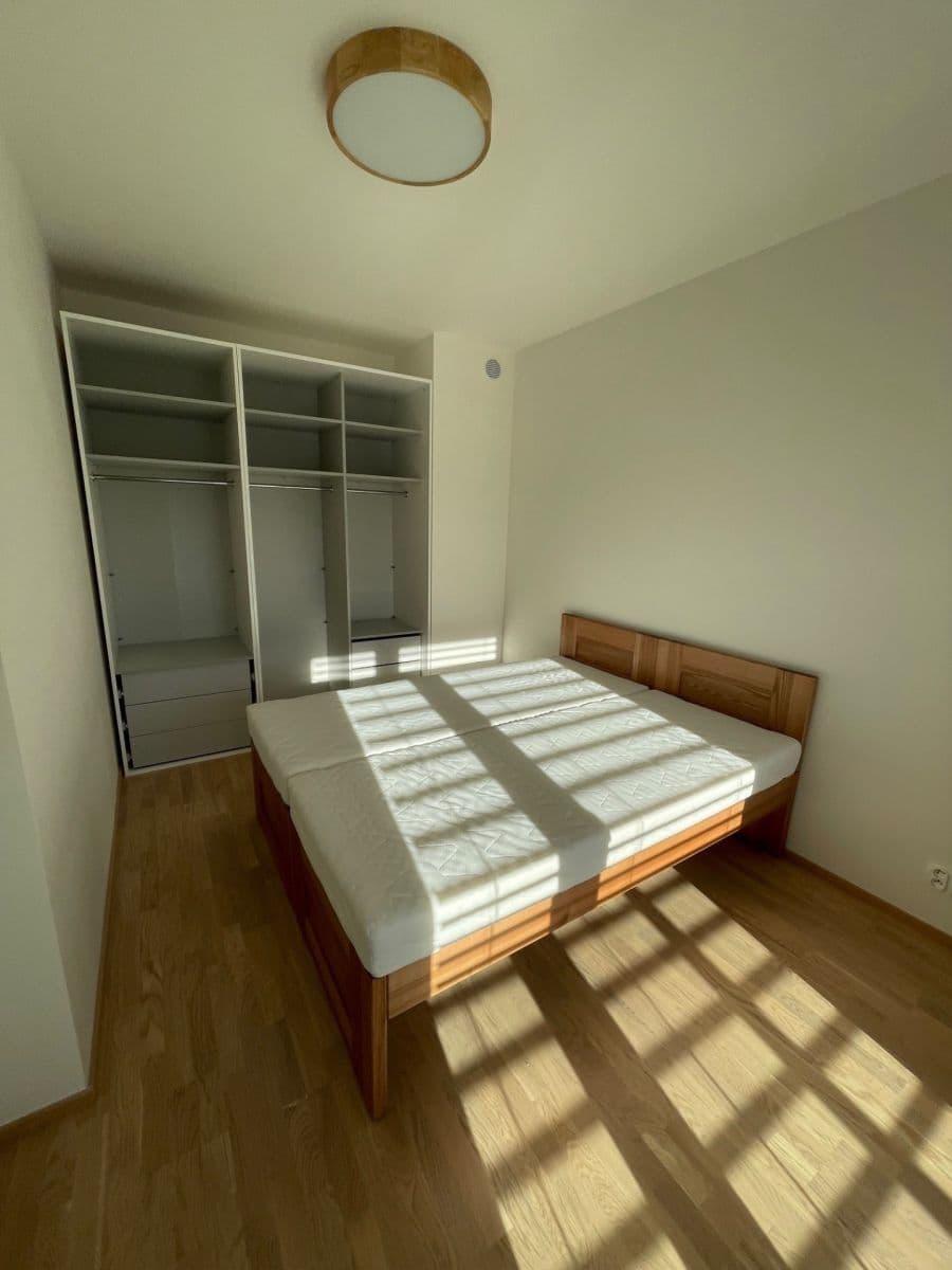 1 bedroom with open-plan kitchen flat to rent, 38 m², Breitfeldova, Prague, Prague 1 bedroom with open-plan kitchen flat to rent, 38 m², Breitfeldova, Prague, Prague