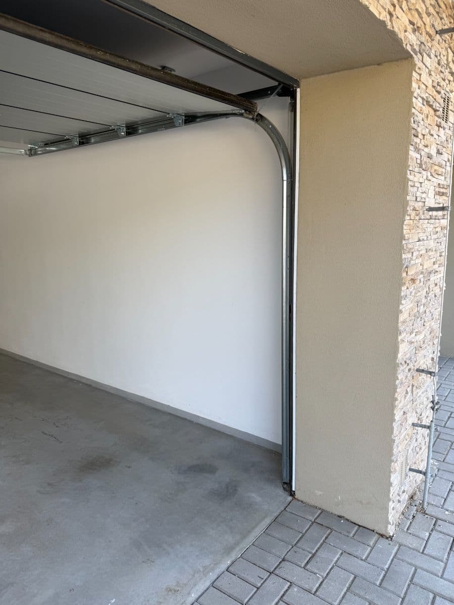 garage to rent, 18 m², Střední, Velké Meziříčí, Vysočina Region garage to rent, 18 m², Střední, Velké Meziříčí, Vysočina Region