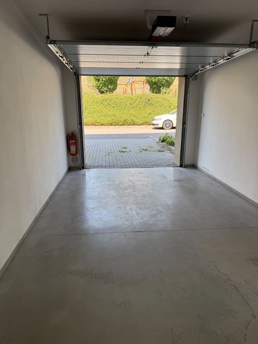 garage to rent, 18 m², Střední, Velké Meziříčí, Vysočina Region garage to rent, 18 m², Střední, Velké Meziříčí, Vysočina Region