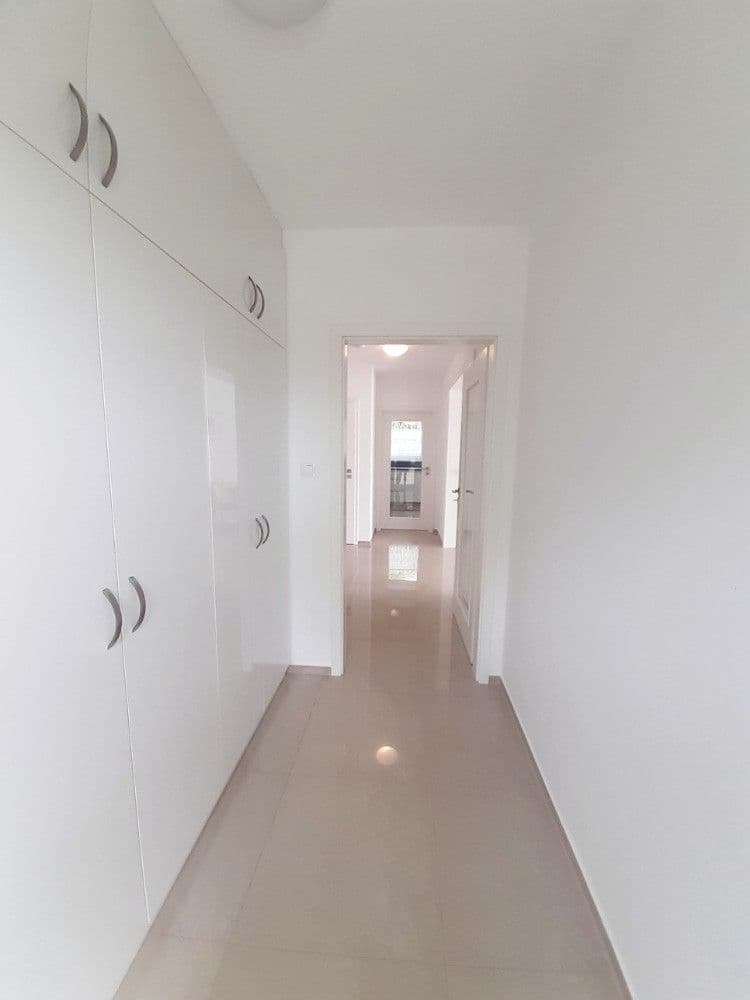 4 bedroom flat to rent, 150 m², Na Zlaté stoce, České Budějovice, Jihočeský Region 4 bedroom flat to rent, 150 m², Na Zlaté stoce, České Budějovice, Jihočeský Region