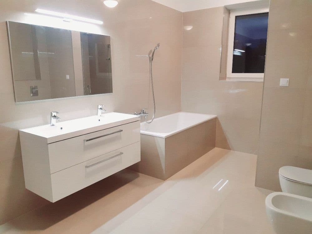 4 bedroom flat to rent, 150 m², Na Zlaté stoce, České Budějovice, Jihočeský Region 4 bedroom flat to rent, 150 m², Na Zlaté stoce, České Budějovice, Jihočeský Region