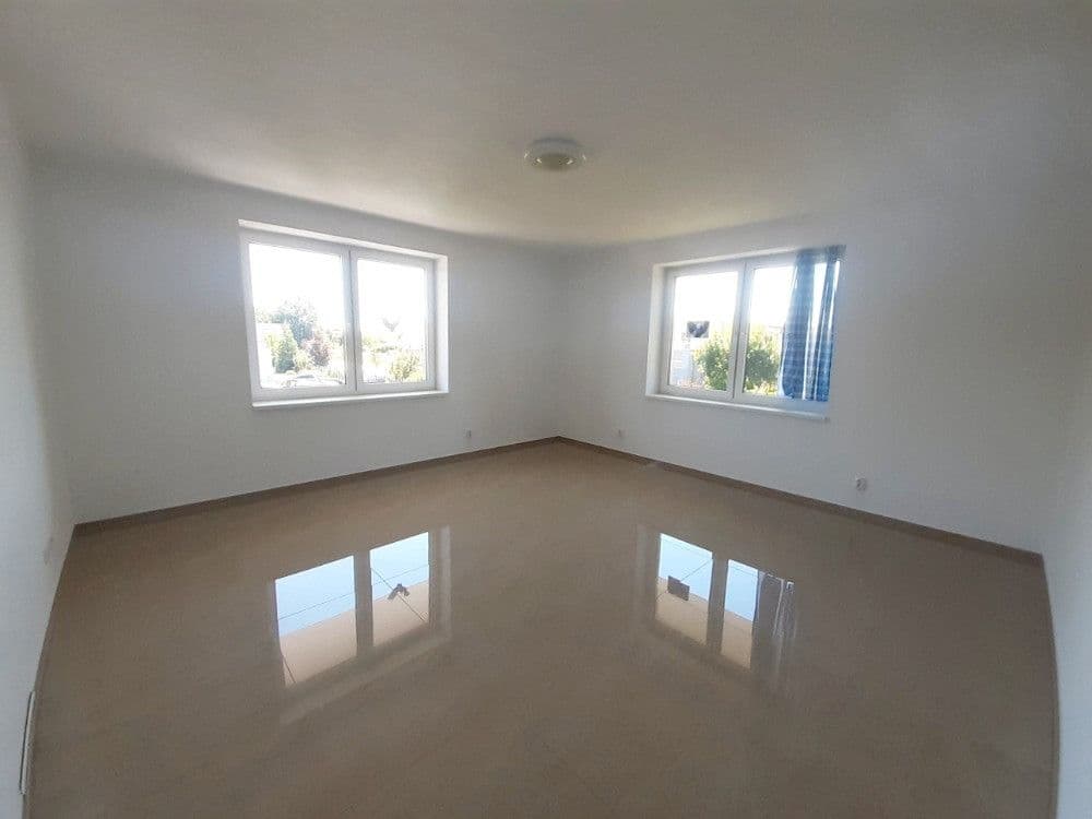 4 bedroom flat to rent, 150 m², Na Zlaté stoce, České Budějovice, Jihočeský Region 4 bedroom flat to rent, 150 m², Na Zlaté stoce, České Budějovice, Jihočeský Region