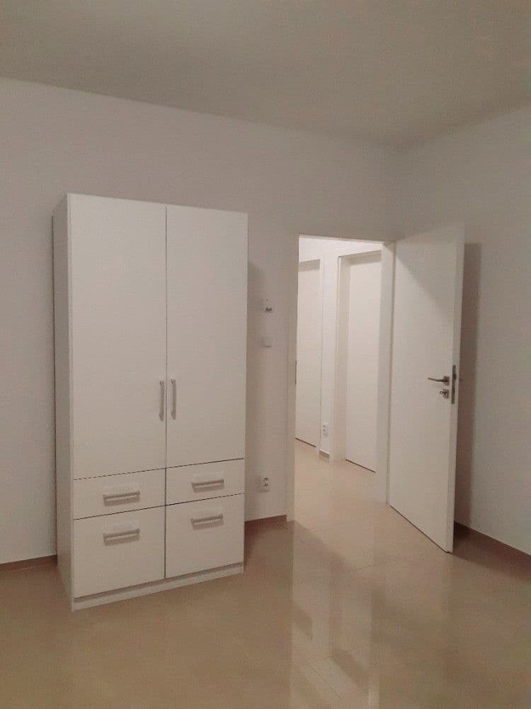 4 bedroom flat to rent, 150 m², Na Zlaté stoce, České Budějovice, Jihočeský Region 4 bedroom flat to rent, 150 m², Na Zlaté stoce, České Budějovice, Jihočeský Region