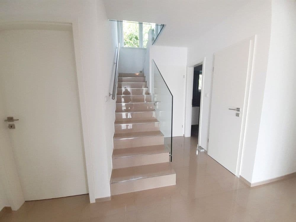 4 bedroom flat to rent, 150 m², Na Zlaté stoce, České Budějovice, Jihočeský Region 4 bedroom flat to rent, 150 m², Na Zlaté stoce, České Budějovice, Jihočeský Region
