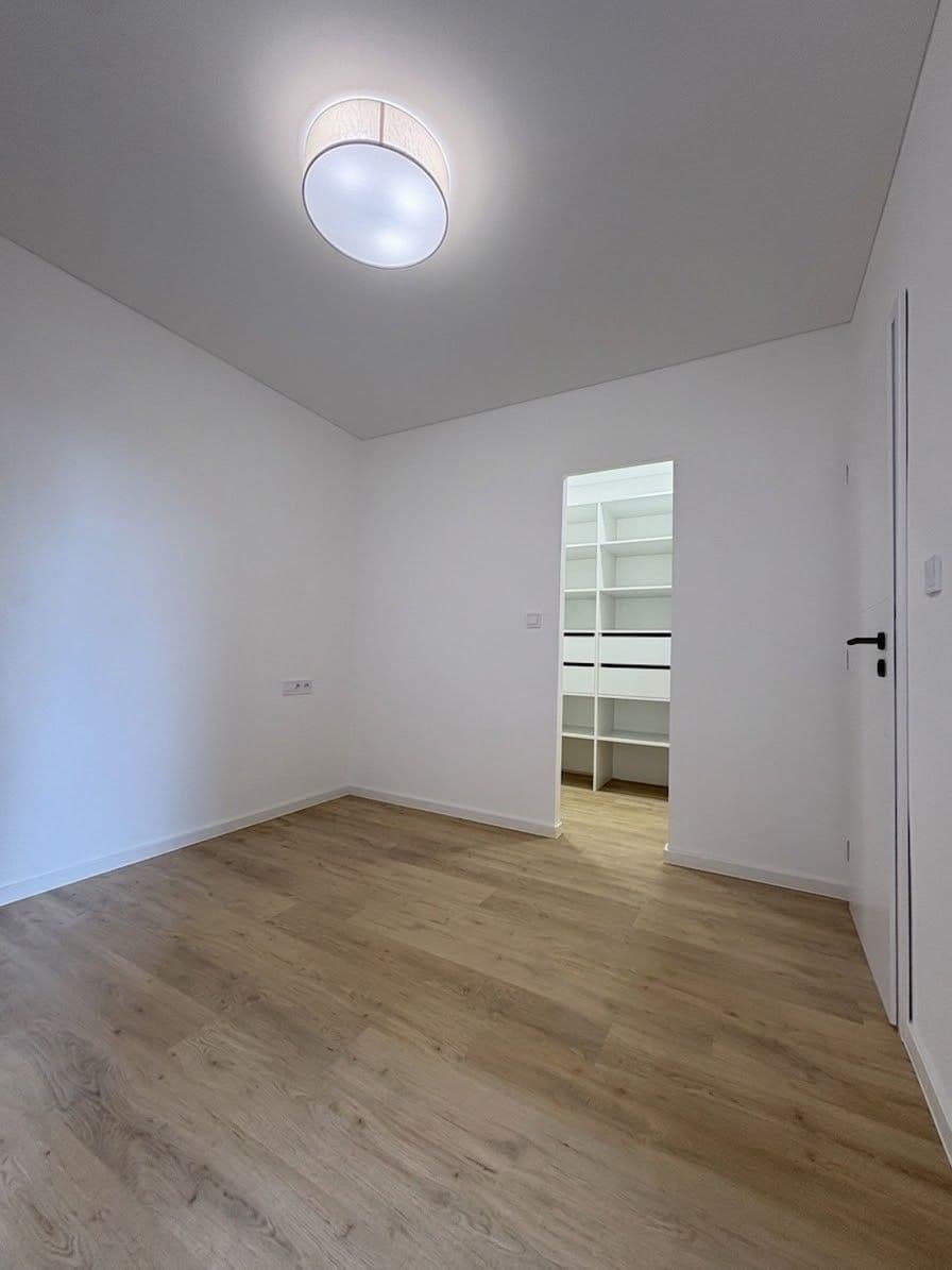 1 bedroom with open-plan kitchen flat to rent, 50 m², Ohnivcova, Prague, Prague 1 bedroom with open-plan kitchen flat to rent, 50 m², Ohnivcova, Prague, Prague
