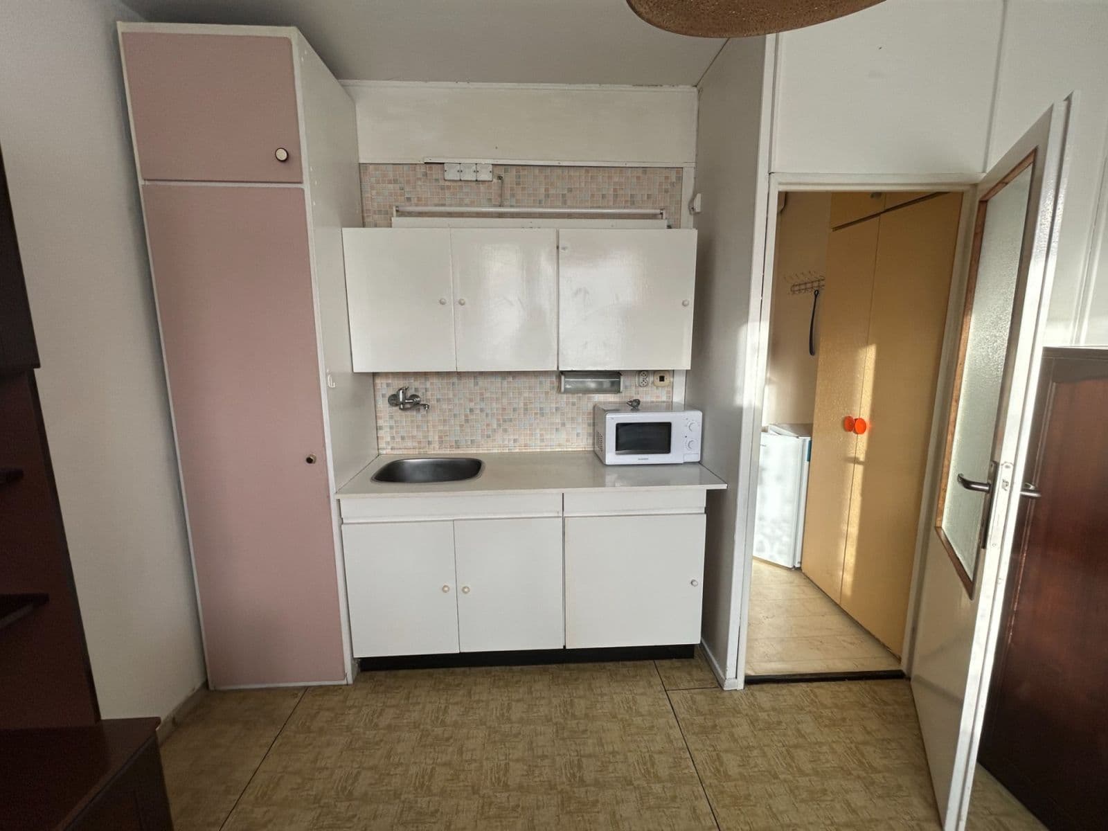 Studio flat to rent, 22 m², Ladova, Ústí nad Labem, Ústecký Region Studio flat to rent, 22 m², Ladova, Ústí nad Labem, Ústecký Region