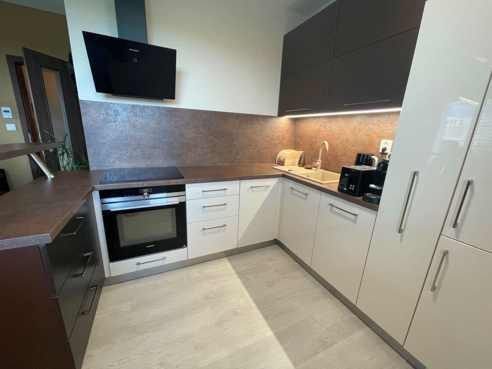 1 bedroom with open-plan kitchen flat to rent, 54 m², Želetická, Prague, Prague 1 bedroom with open-plan kitchen flat to rent, 54 m², Želetická, Prague, Prague