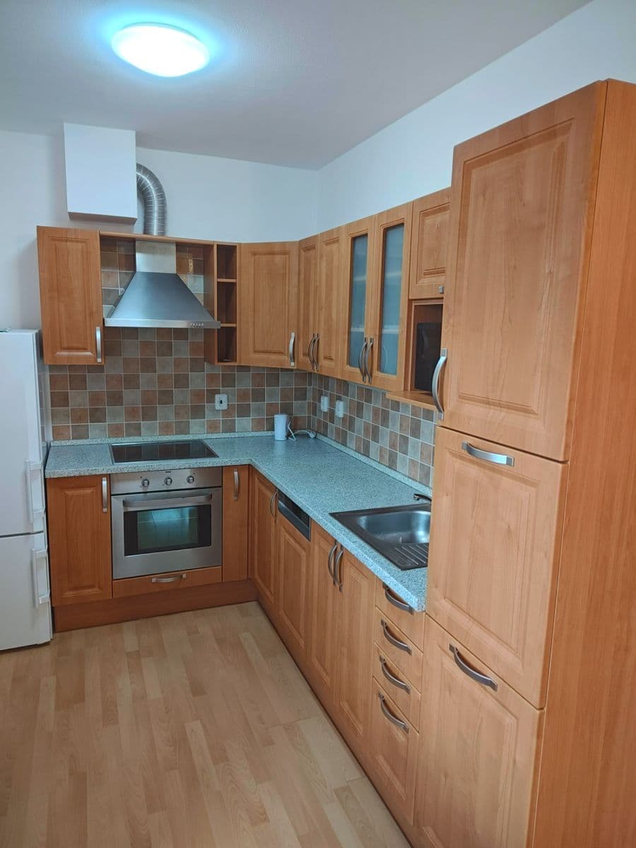 1 bedroom with open-plan kitchen flat to rent, 53 m², Lysolajská, Horoměřice, Středočeský Region 1 bedroom with open-plan kitchen flat to rent, 53 m², Lysolajská, Horoměřice, Středočeský Region