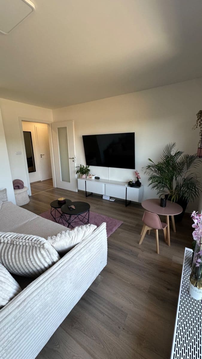 2 bedroom with open-plan kitchen flat to rent, 70 m², Ve Lhotce, Prague, Prague 2 bedroom with open-plan kitchen flat to rent, 70 m², Ve Lhotce, Prague, Prague