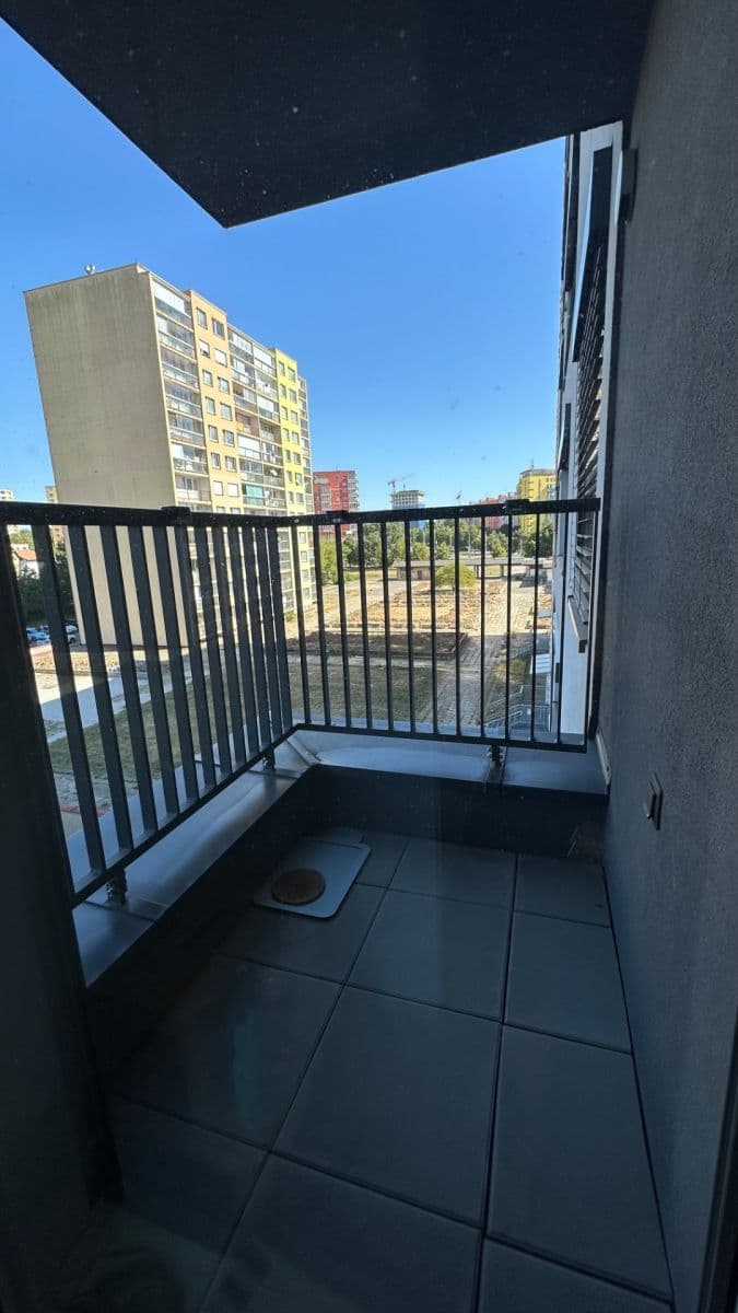2 bedroom with open-plan kitchen flat to rent, 70 m², Ve Lhotce, Prague, Prague 2 bedroom with open-plan kitchen flat to rent, 70 m², Ve Lhotce, Prague, Prague