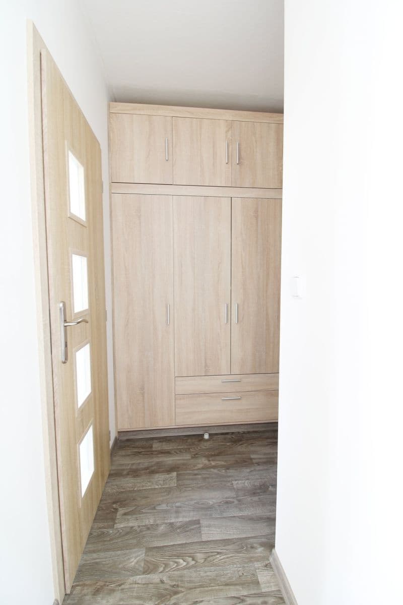 1 bedroom with open-plan kitchen flat to rent, 40 m², Vitry, Kladno, Středočeský Region 1 bedroom with open-plan kitchen flat to rent, 40 m², Vitry, Kladno, Středočeský Region