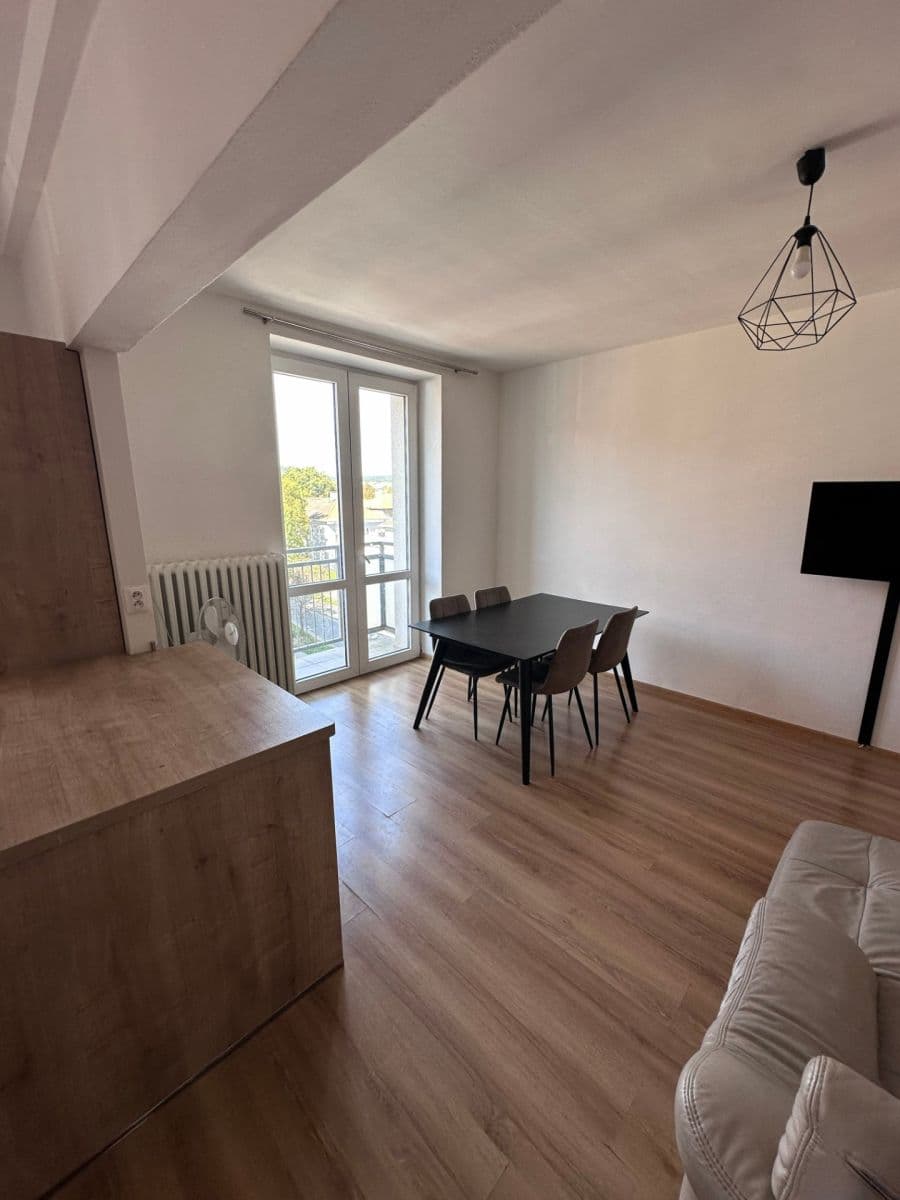 2 bedroom with open-plan kitchen flat to rent, 74 m², Botanická, Brno, Jihomoravský Region 2 bedroom with open-plan kitchen flat to rent, 74 m², Botanická, Brno, Jihomoravský Region