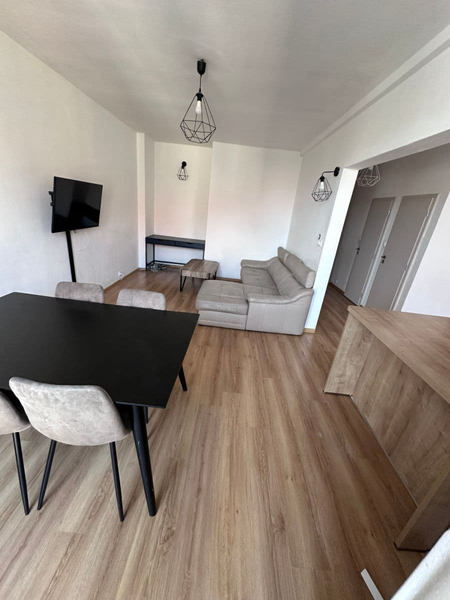 2 bedroom with open-plan kitchen flat to rent, 74 m², Botanická, Brno, Jihomoravský Region 2 bedroom with open-plan kitchen flat to rent, 74 m², Botanická, Brno, Jihomoravský Region