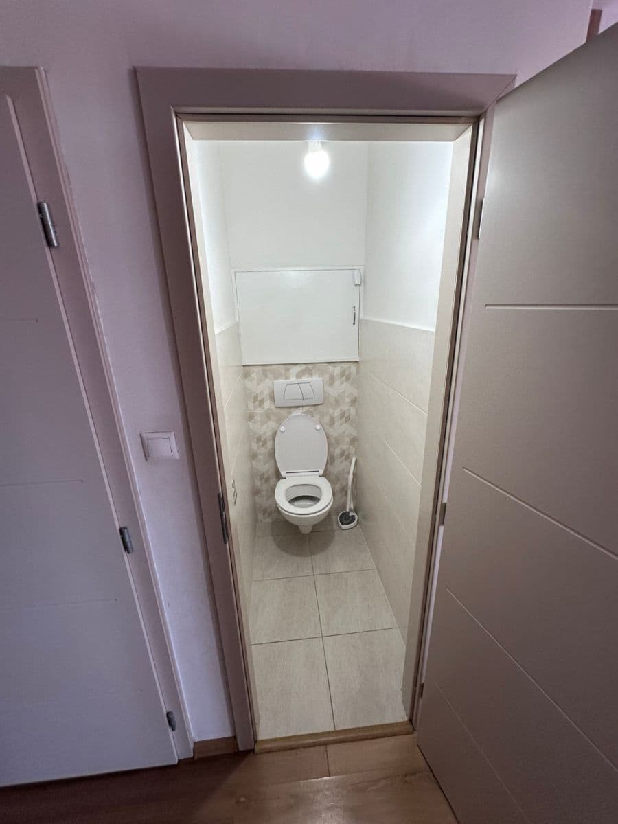 2 bedroom with open-plan kitchen flat to rent, 74 m², Botanická, Brno, Jihomoravský Region 2 bedroom with open-plan kitchen flat to rent, 74 m², Botanická, Brno, Jihomoravský Region