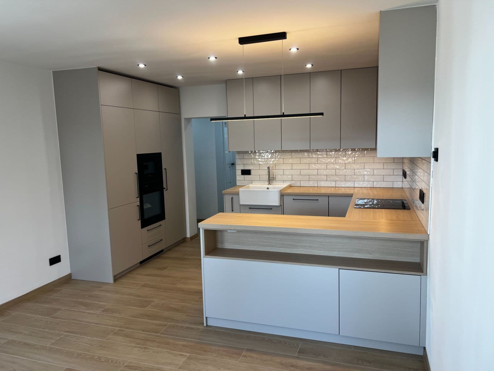 3 bedroom with open-plan kitchen flat to rent, 73 m², Branická, Prague, Prague 3 bedroom with open-plan kitchen flat to rent, 73 m², Branická, Prague, Prague