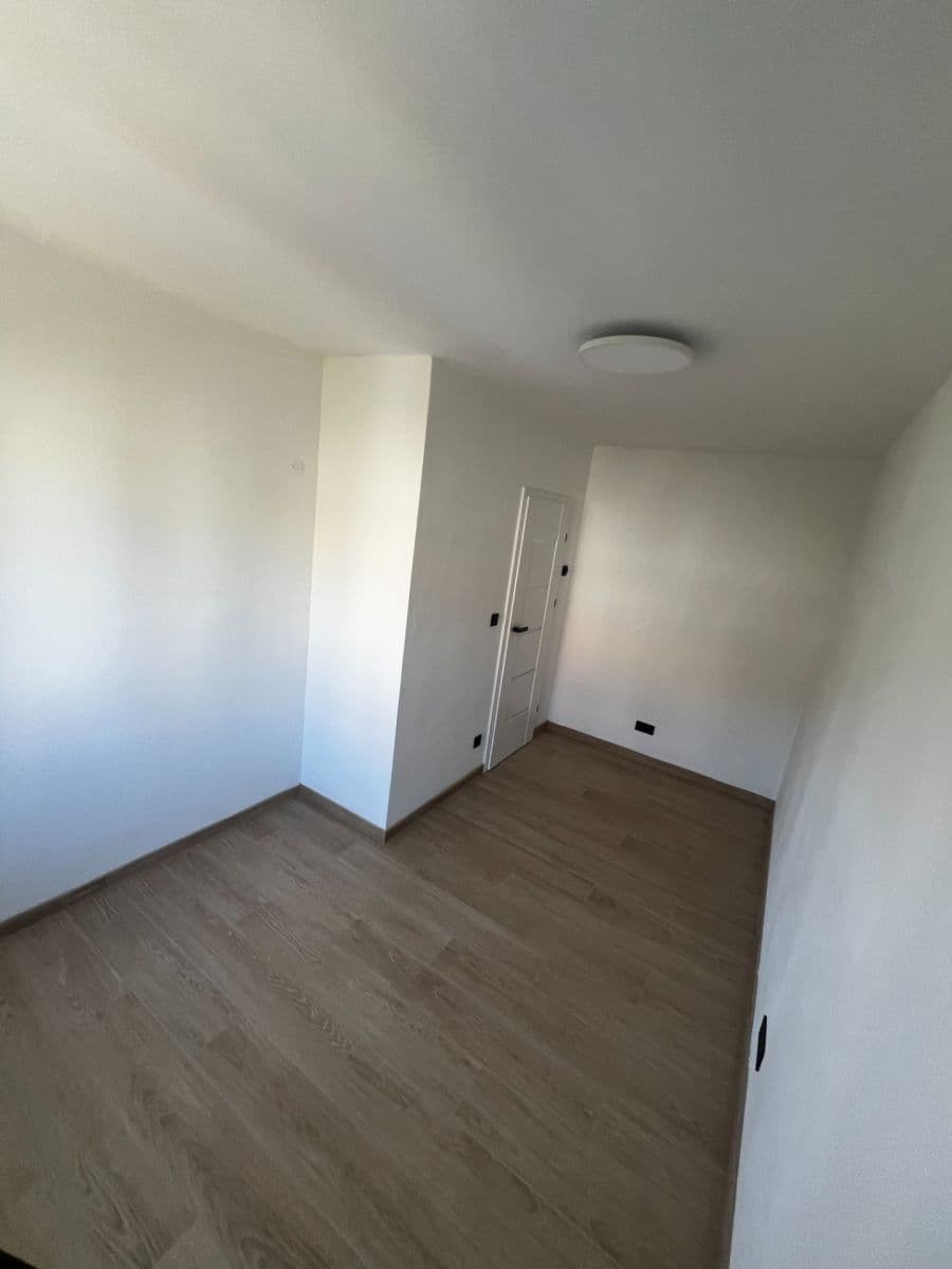 3 bedroom with open-plan kitchen flat to rent, 73 m², Branická, Prague, Prague 3 bedroom with open-plan kitchen flat to rent, 73 m², Branická, Prague, Prague