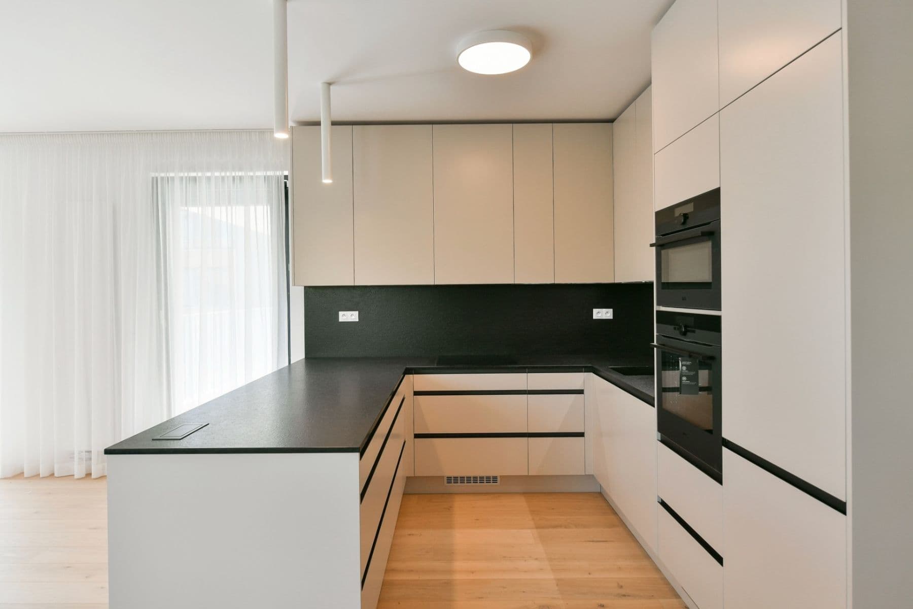 2 bedroom with open-plan kitchen flat to rent, 115 m², Michelská, Prague, Prague 2 bedroom with open-plan kitchen flat to rent, 115 m², Michelská, Prague, Prague