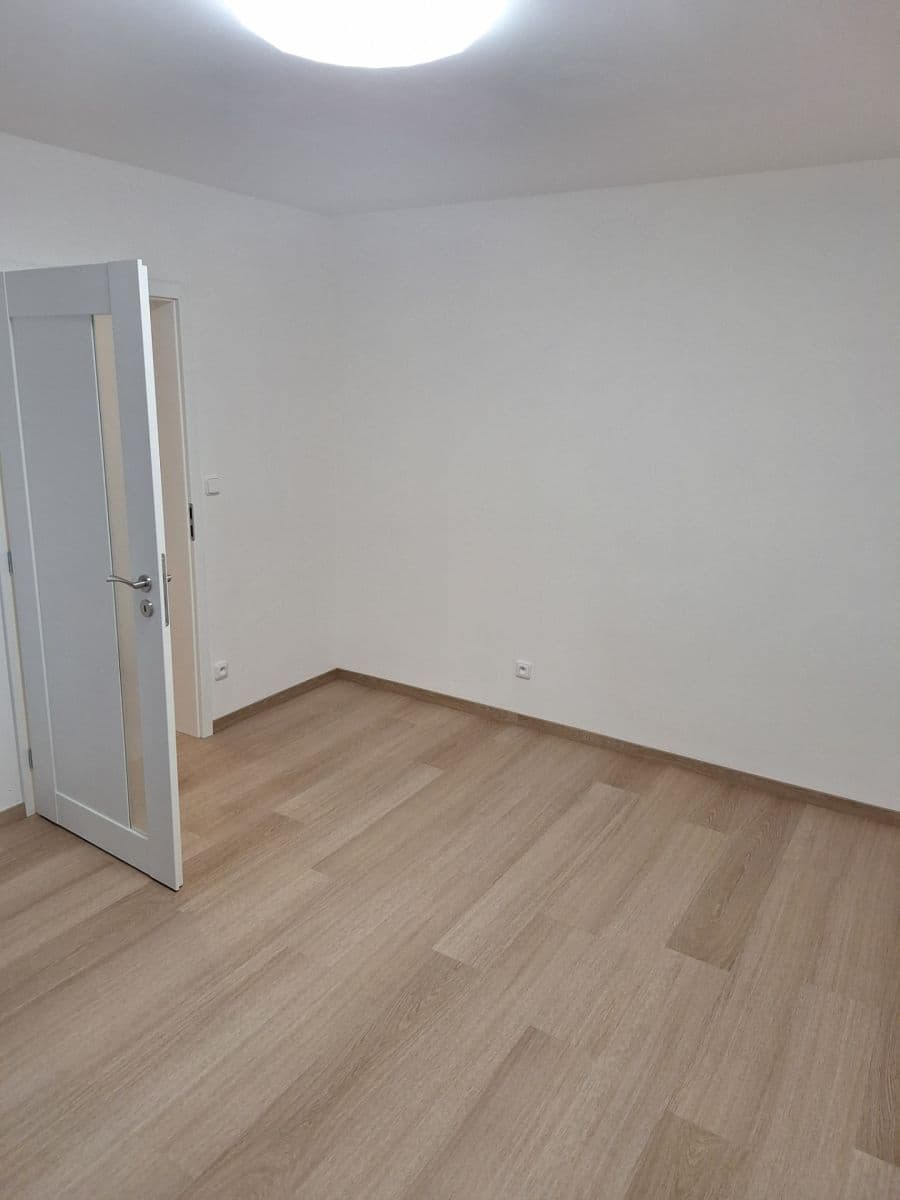 2 bedroom flat to rent, 55 m², Mahulenina, Prague, Prague 2 bedroom flat to rent, 55 m², Mahulenina, Prague, Prague