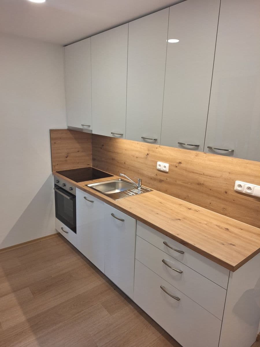 2 bedroom flat to rent, 55 m², Mahulenina, Prague, Prague 2 bedroom flat to rent, 55 m², Mahulenina, Prague, Prague