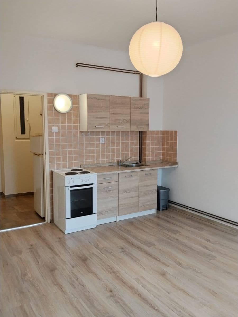 Studio flat to rent, 36 m², Školní, Prague, Prague Studio flat to rent, 36 m², Školní, Prague, Prague