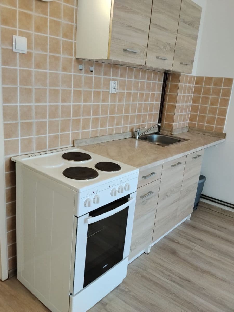 Studio flat to rent, 36 m², Školní, Prague, Prague Studio flat to rent, 36 m², Školní, Prague, Prague