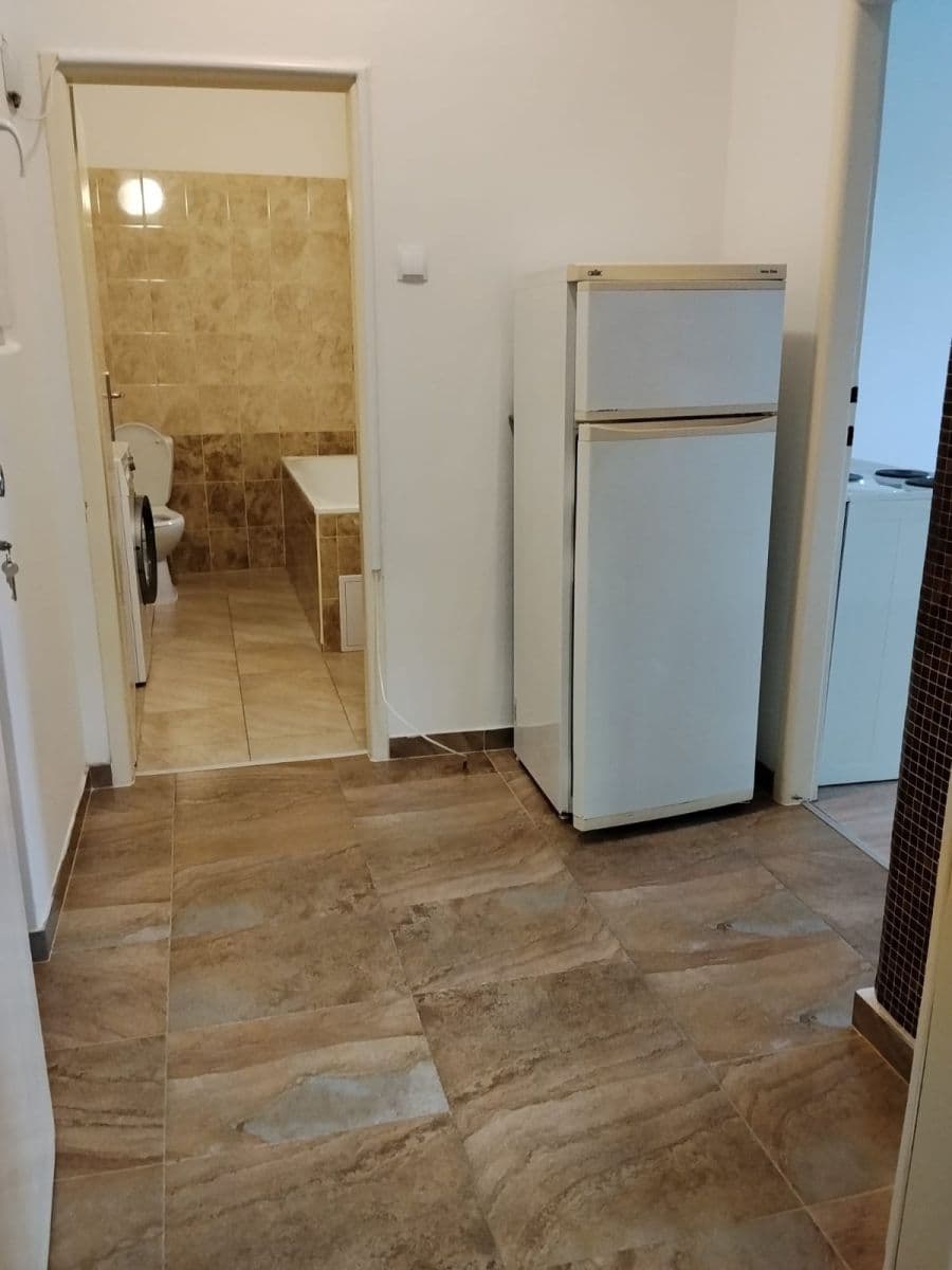 Studio flat to rent, 36 m², Školní, Prague, Prague Studio flat to rent, 36 m², Školní, Prague, Prague