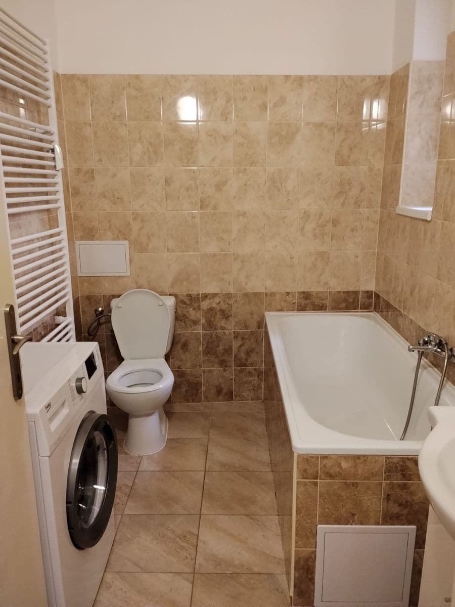 Studio flat to rent, 36 m², Školní, Prague, Prague Studio flat to rent, 36 m², Školní, Prague, Prague