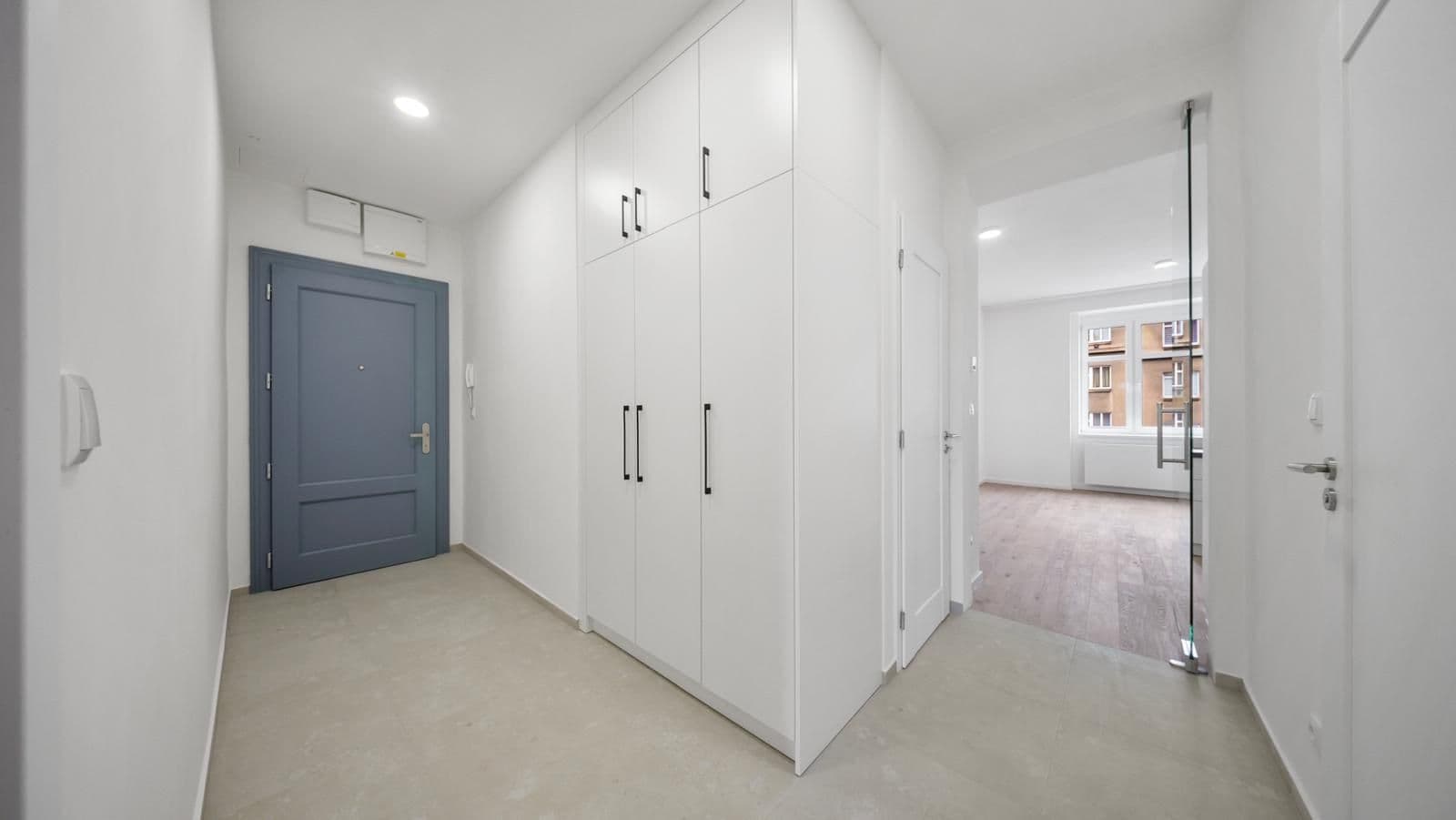 1 bedroom with open-plan kitchen flat to rent, 55 m², Jeseniova, Prague, Prague 1 bedroom with open-plan kitchen flat to rent, 55 m², Jeseniova, Prague, Prague