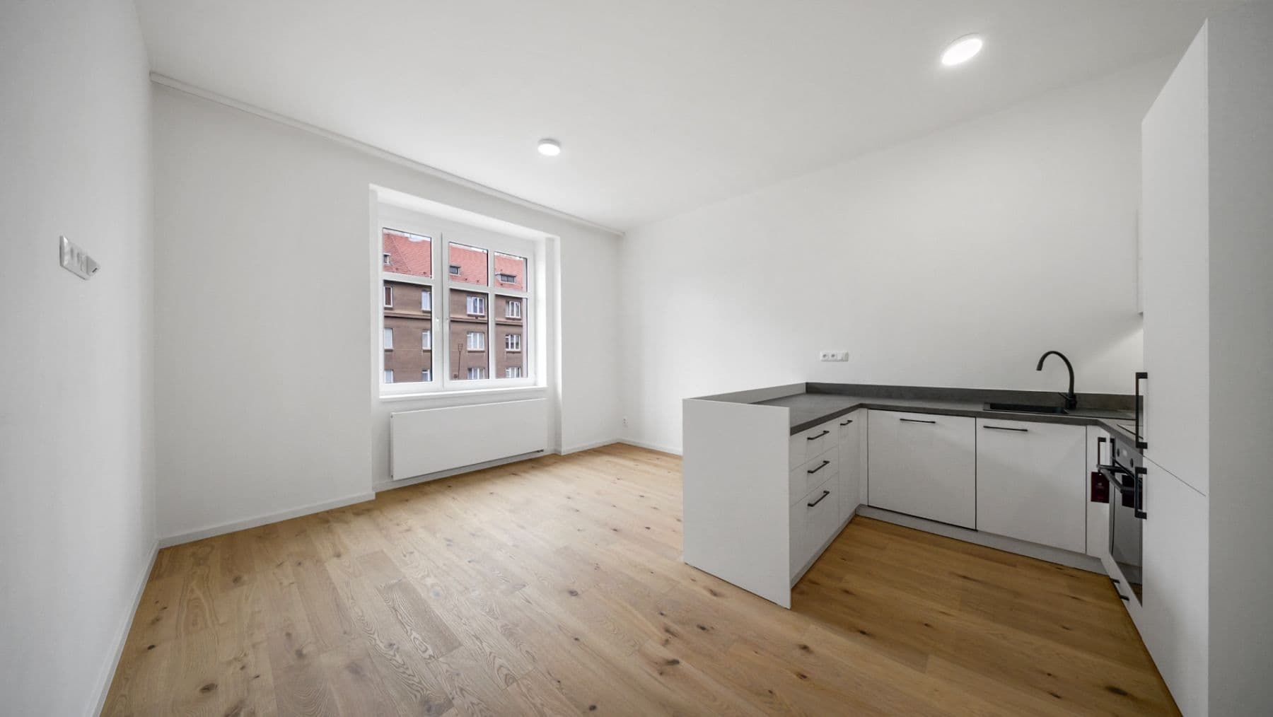 1 bedroom with open-plan kitchen flat to rent, 55 m², Jeseniova, Prague, Prague 1 bedroom with open-plan kitchen flat to rent, 55 m², Jeseniova, Prague, Prague