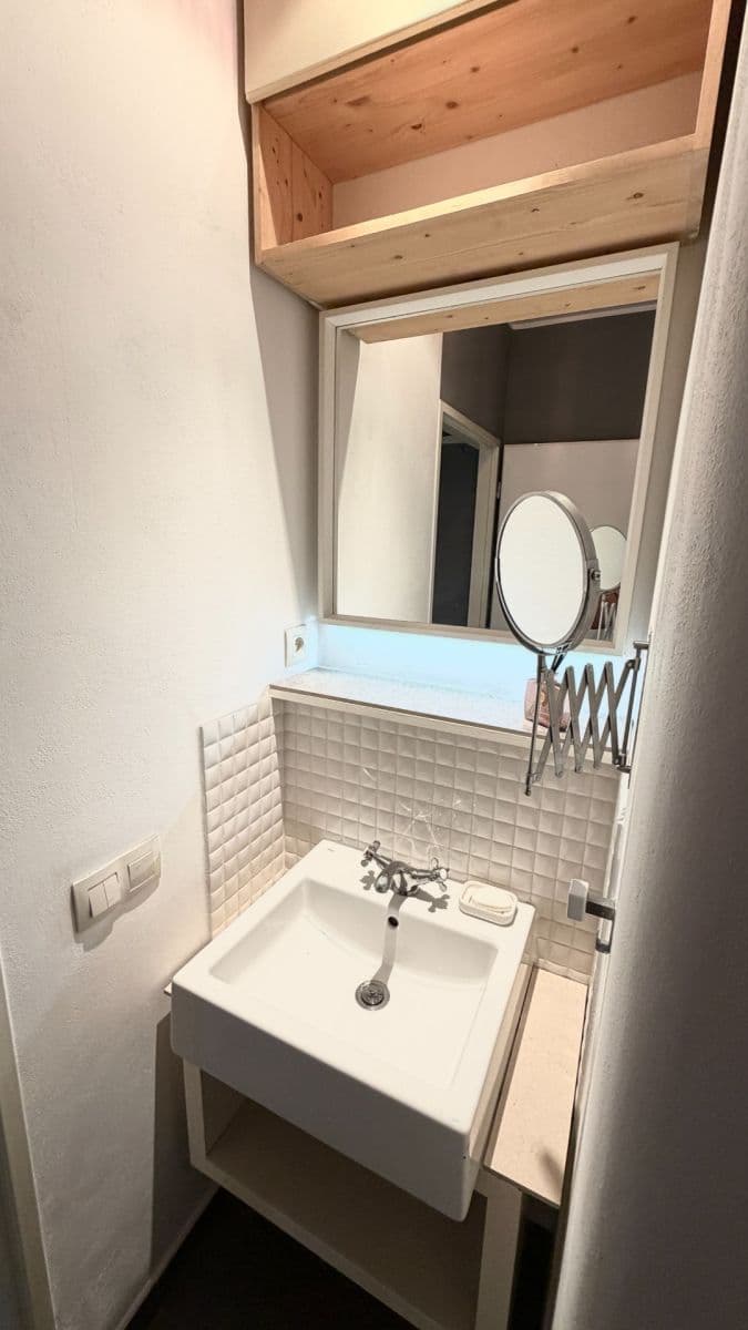 1 bedroom with open-plan kitchen flat to rent, 40 m², U Mlýna, Prague, Prague 1 bedroom with open-plan kitchen flat to rent, 40 m², U Mlýna, Prague, Prague