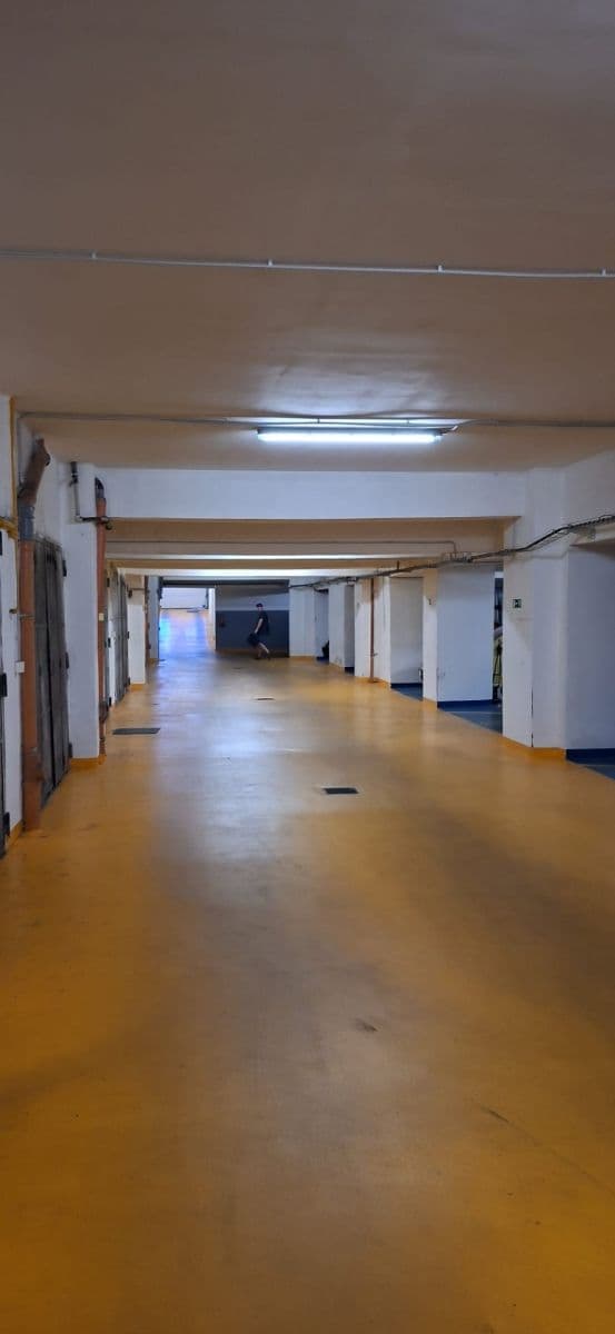 garage to rent, 15 m², Rooseveltova, Prague, Prague garage to rent, 15 m², Rooseveltova, Prague, Prague