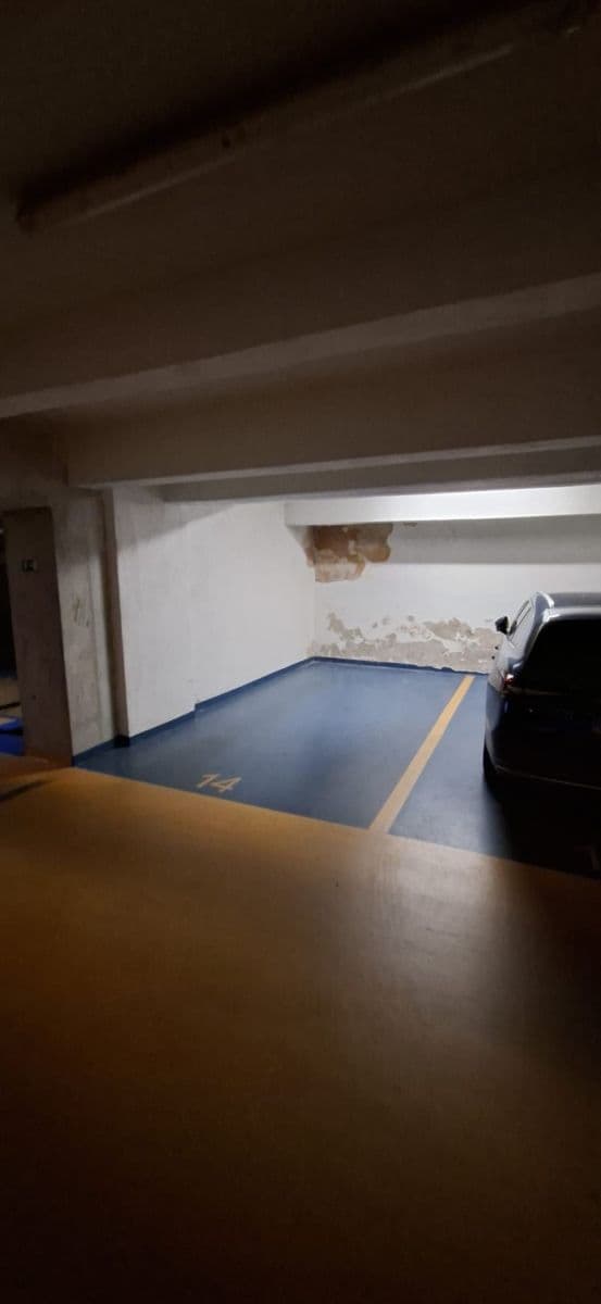 garage to rent, 15 m², Rooseveltova, Prague, Prague garage to rent, 15 m², Rooseveltova, Prague, Prague