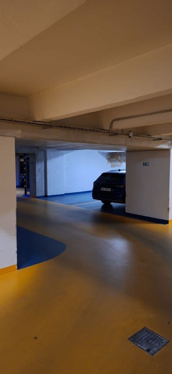 garage to rent, 15 m², Rooseveltova, Prague, Prague garage to rent, 15 m², Rooseveltova, Prague, Prague