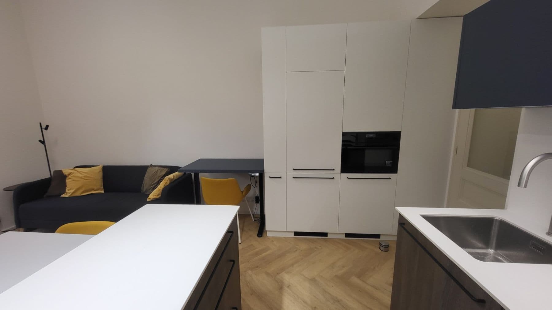 1 bedroom with open-plan kitchen flat to rent, 44 m², Tolstého, Prague, Prague 1 bedroom with open-plan kitchen flat to rent, 44 m², Tolstého, Prague, Prague