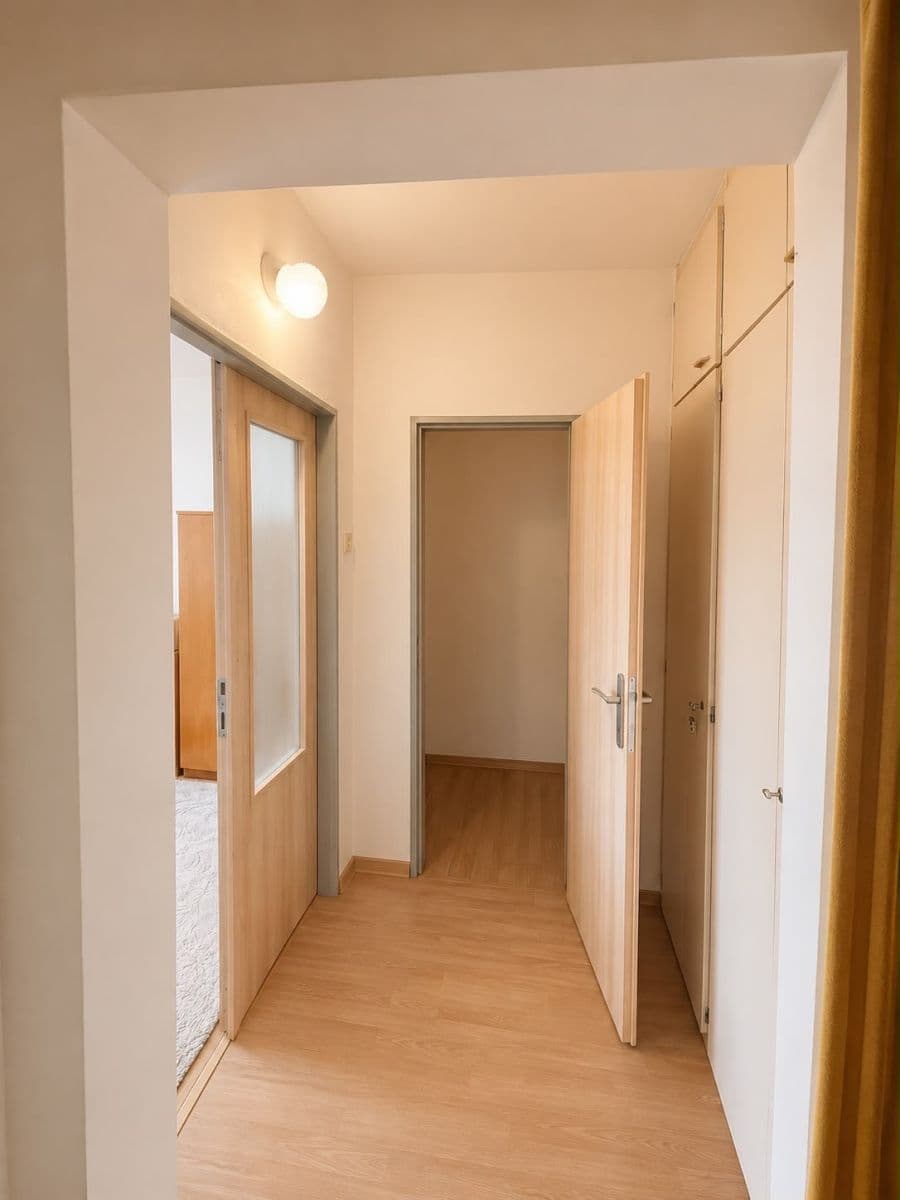 2 bedroom with open-plan kitchen flat to rent, 62 m², Markušova, Prague, Prague 2 bedroom with open-plan kitchen flat to rent, 62 m², Markušova, Prague, Prague