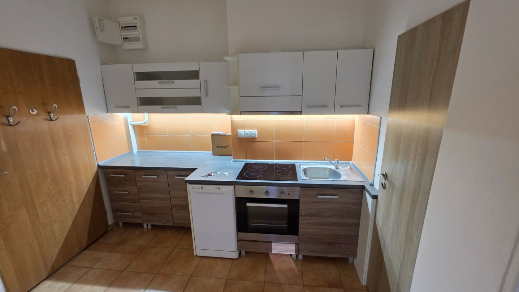 1 bedroom with open-plan kitchen flat to rent, 42 m², Vrchlického, Prague, Prague 1 bedroom with open-plan kitchen flat to rent, 42 m², Vrchlického, Prague, Prague