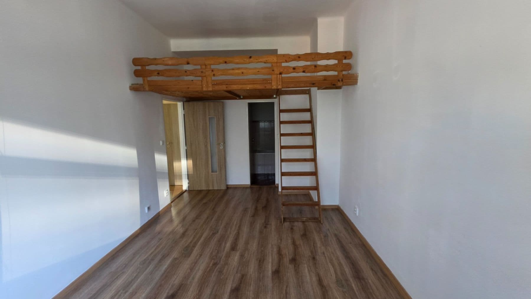 1 bedroom with open-plan kitchen flat to rent, 42 m², Vrchlického, Prague, Prague 1 bedroom with open-plan kitchen flat to rent, 42 m², Vrchlického, Prague, Prague