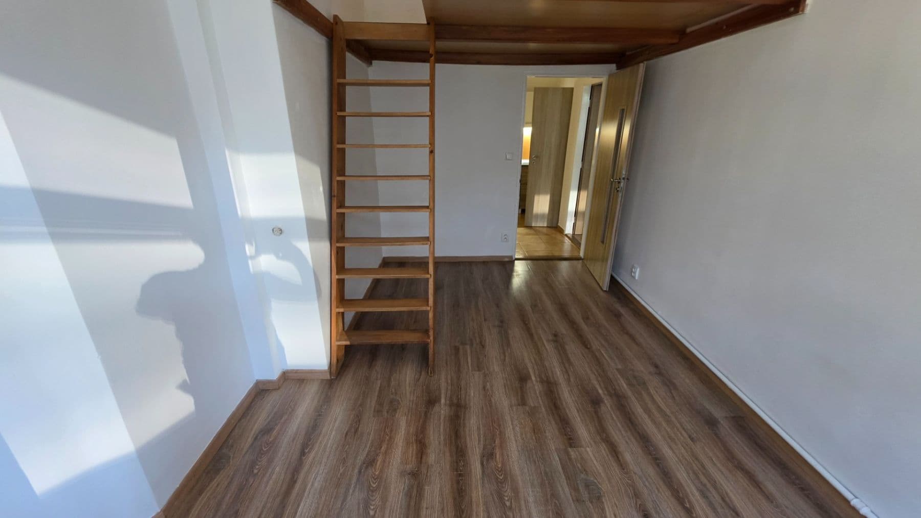 1 bedroom with open-plan kitchen flat to rent, 42 m², Vrchlického, Prague, Prague 1 bedroom with open-plan kitchen flat to rent, 42 m², Vrchlického, Prague, Prague