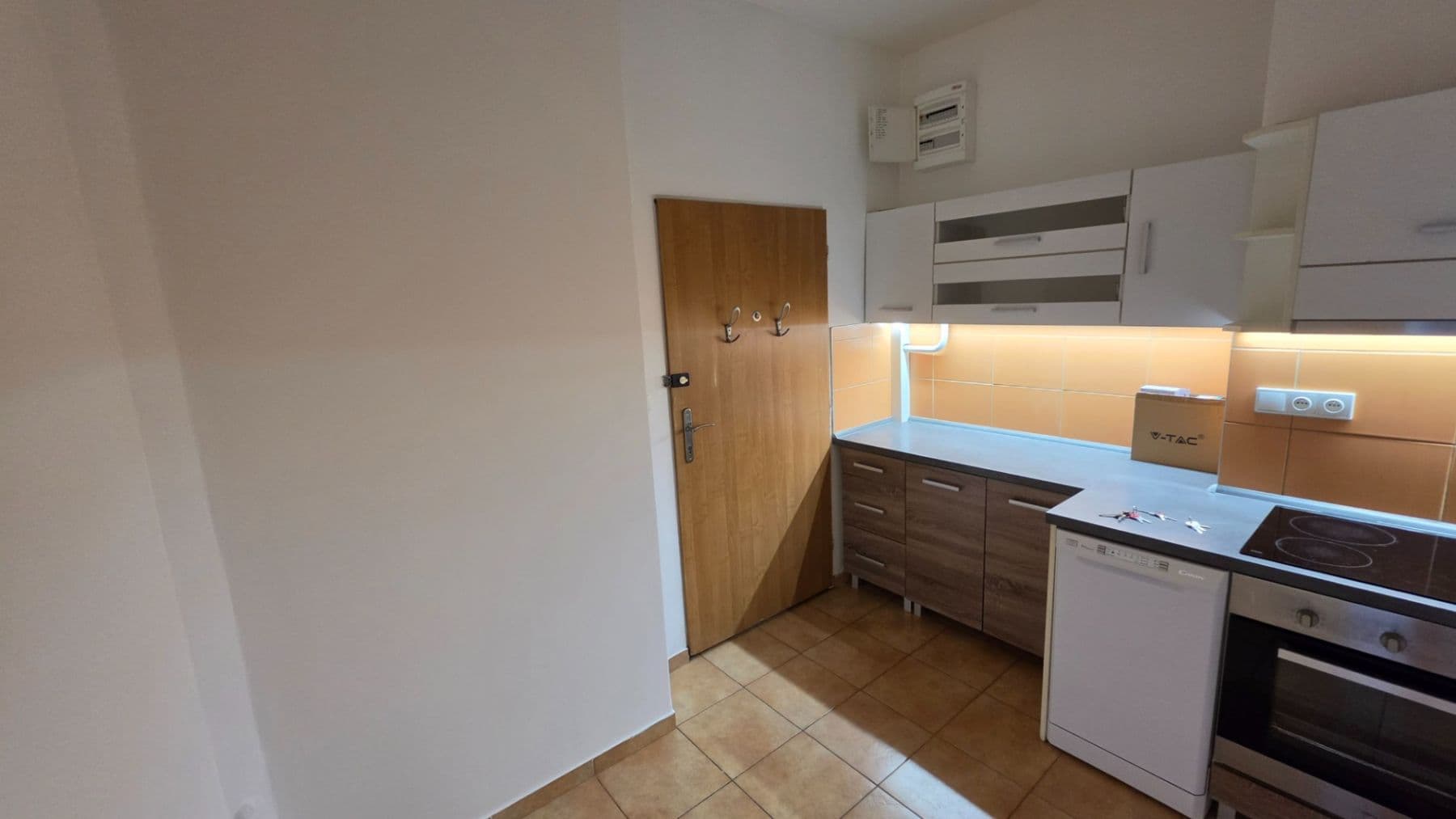 1 bedroom with open-plan kitchen flat to rent, 42 m², Vrchlického, Prague, Prague 1 bedroom with open-plan kitchen flat to rent, 42 m², Vrchlického, Prague, Prague