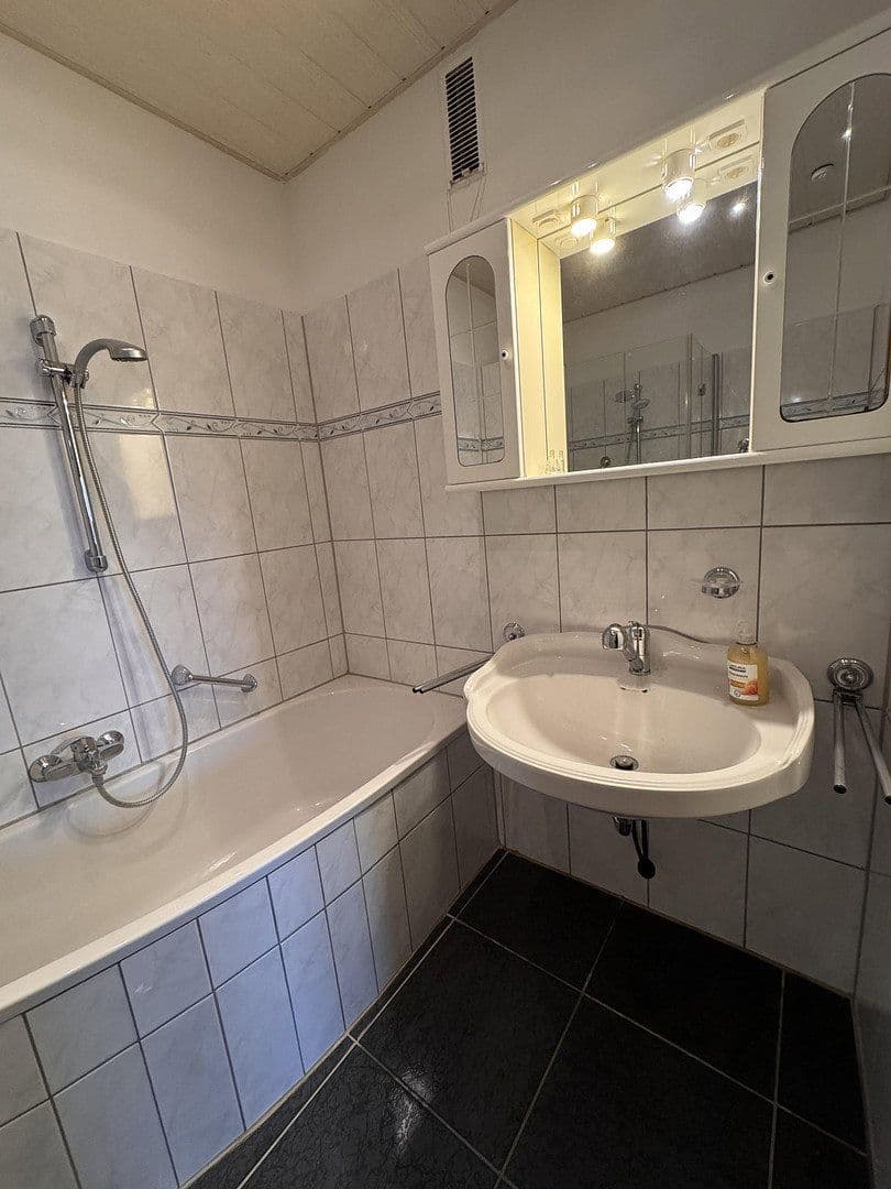 3 bedroom flat to rent, 93 m², Graudenzstraße, Köln-Porz, North Rhine-Westphalia 3 bedroom flat to rent, 93 m², Graudenzstraße, Köln-Porz, North Rhine-Westphalia