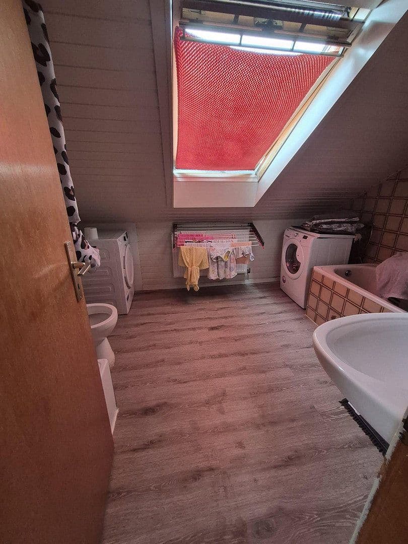 3 bedroom with open-plan kitchen flat to rent, 86 m², Neumeyerstr. 5, Remscheid, North Rhine-Westphalia 3 bedroom with open-plan kitchen flat to rent, 86 m², Neumeyerstr. 5, Remscheid, North Rhine-Westphalia