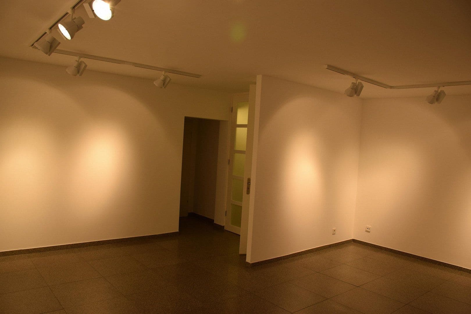 office to rent, 130 m², Kaiserswerther Str. 144, Düsseldorf, North Rhine-Westphalia office to rent, 130 m², Kaiserswerther Str. 144, Düsseldorf, North Rhine-Westphalia