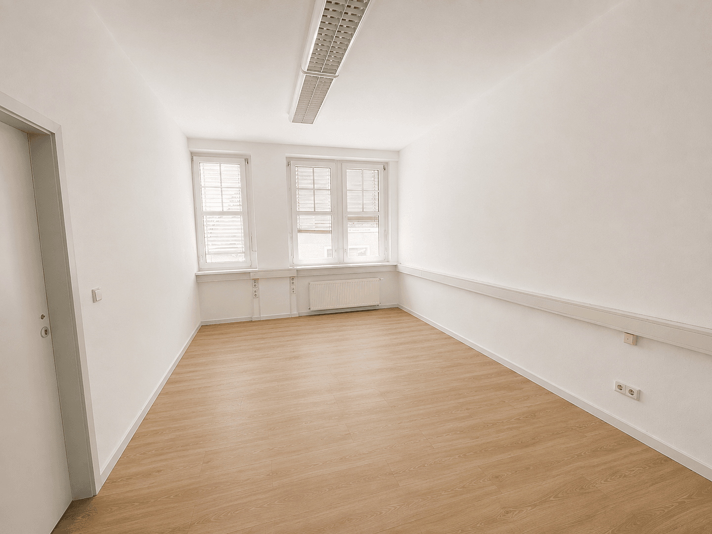 office to rent, 145 m², Dresdner Str. 72, Freital, Saxony office to rent, 145 m², Dresdner Str. 72, Freital, Saxony