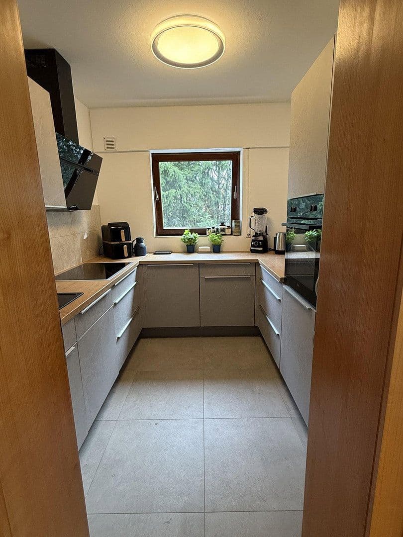 2 bedroom with open-plan kitchen flat to rent, 100 m², Köln, North Rhine-Westphalia 2 bedroom with open-plan kitchen flat to rent, 100 m², Köln, North Rhine-Westphalia