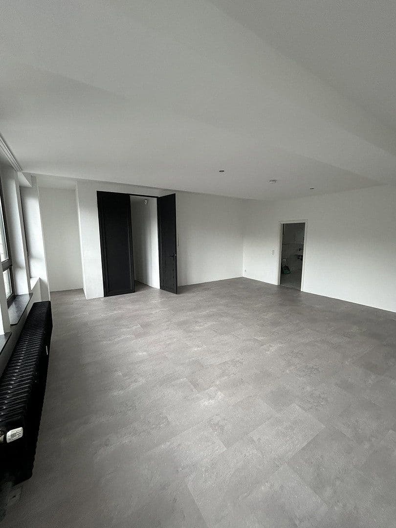 3 bedroom flat to rent, 118 m², Bahnstraße 28, Wuppertal, North Rhine-Westphalia 3 bedroom flat to rent, 118 m², Bahnstraße 28, Wuppertal, North Rhine-Westphalia