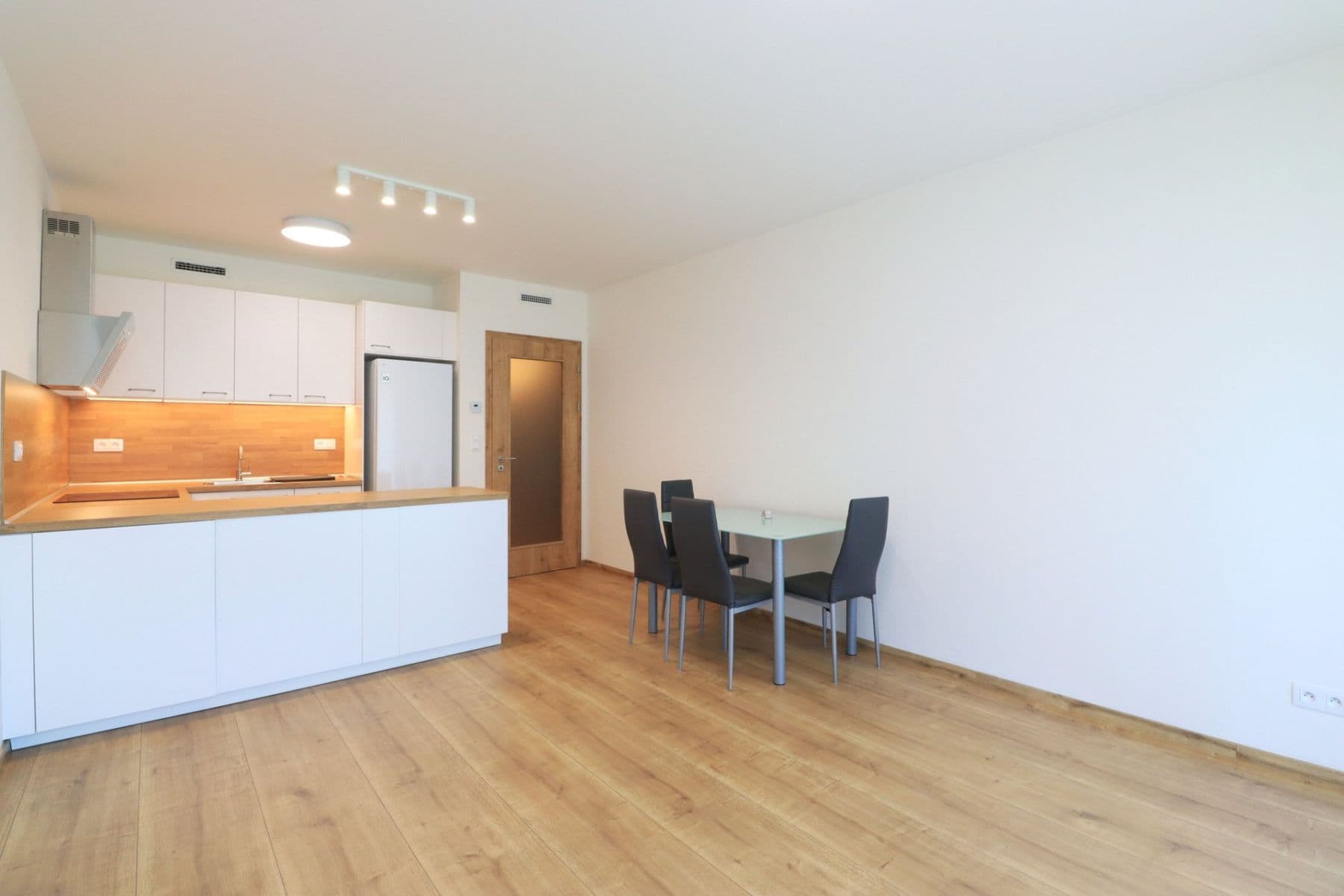 1 bedroom with open-plan kitchen flat to rent, 56 m², Střídavá, Prague, Prague 1 bedroom with open-plan kitchen flat to rent, 56 m², Střídavá, Prague, Prague