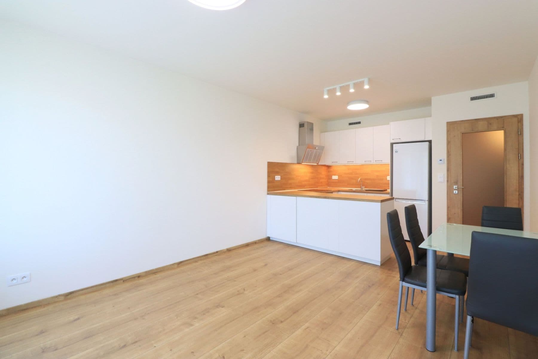 1 bedroom with open-plan kitchen flat to rent, 56 m², Střídavá, Prague, Prague 1 bedroom with open-plan kitchen flat to rent, 56 m², Střídavá, Prague, Prague