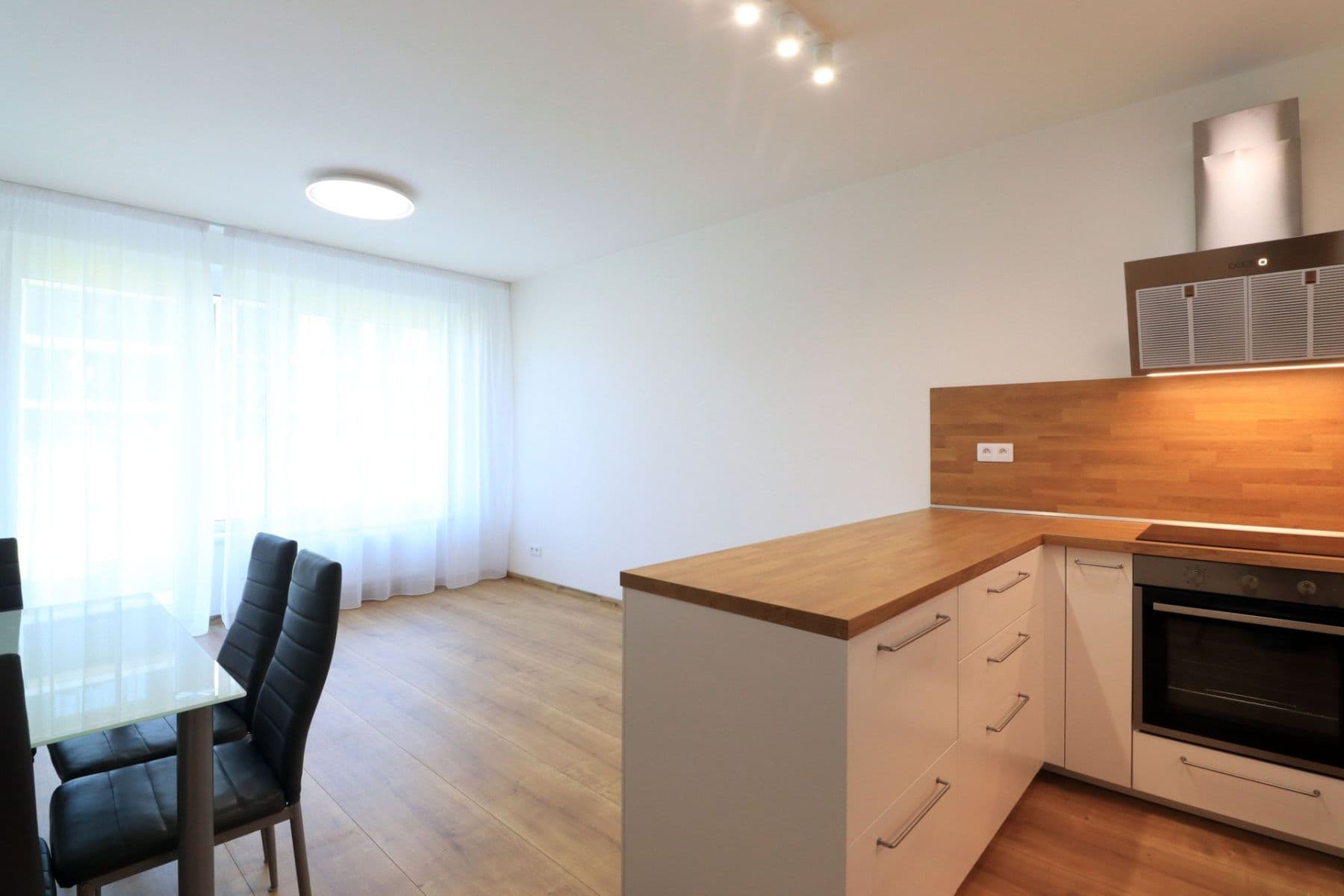 1 bedroom with open-plan kitchen flat to rent, 56 m², Střídavá, Prague, Prague 1 bedroom with open-plan kitchen flat to rent, 56 m², Střídavá, Prague, Prague