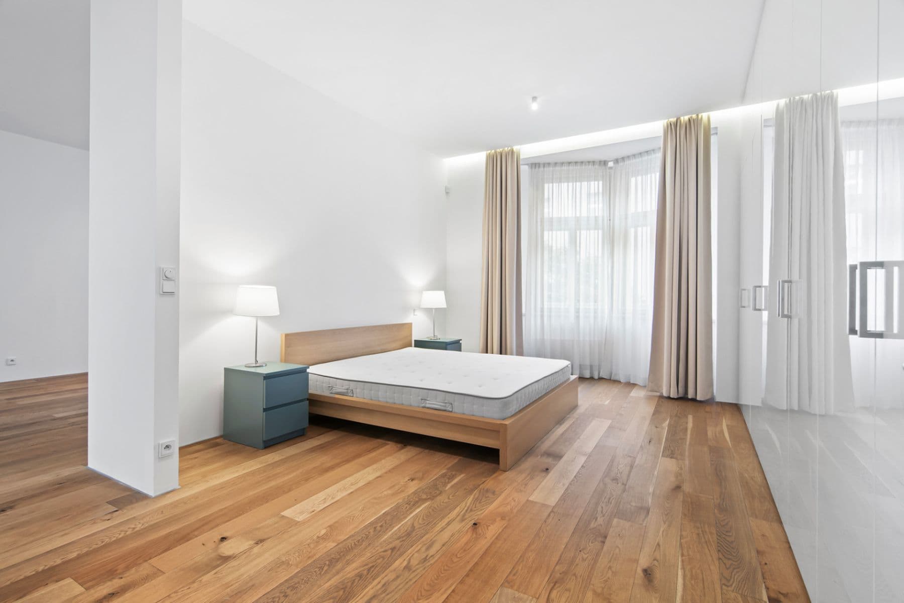 2 bedroom with open-plan kitchen flat to rent, 109 m², Laubova, Prague, Prague 2 bedroom with open-plan kitchen flat to rent, 109 m², Laubova, Prague, Prague